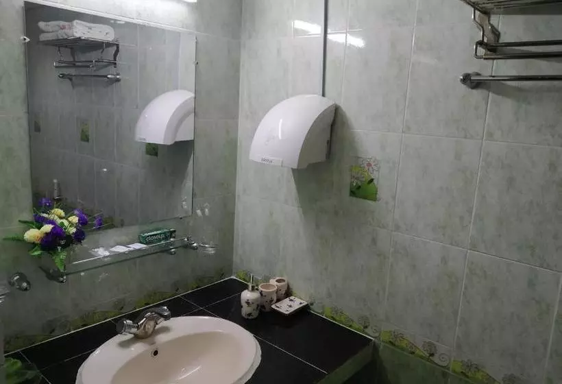 هتل Tiger Garden Int