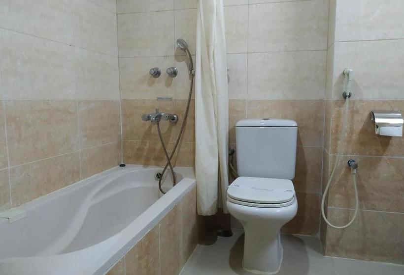 هتل Tiger Garden Int