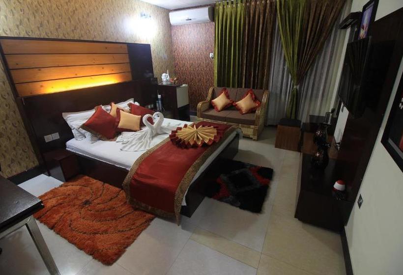 هتل Tiger Garden Int