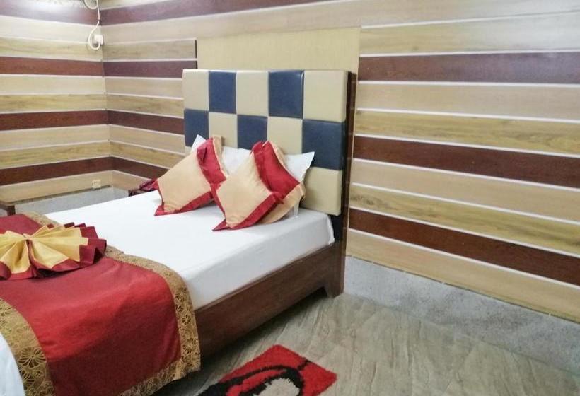 هتل Tiger Garden Int