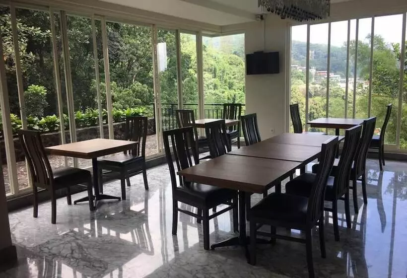 Majatalo Arainn Bed & Breakfast Tretes Prigen By Ecommerceloka