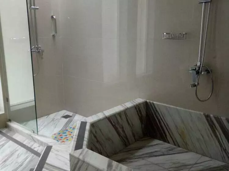 Majatalo Arainn Bed & Breakfast Tretes Prigen By Ecommerceloka