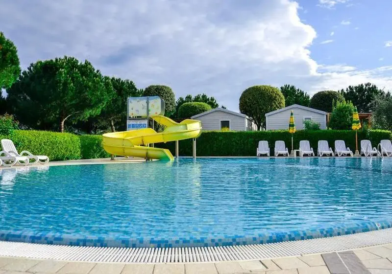 ホテル Hotiday Lazise Garda