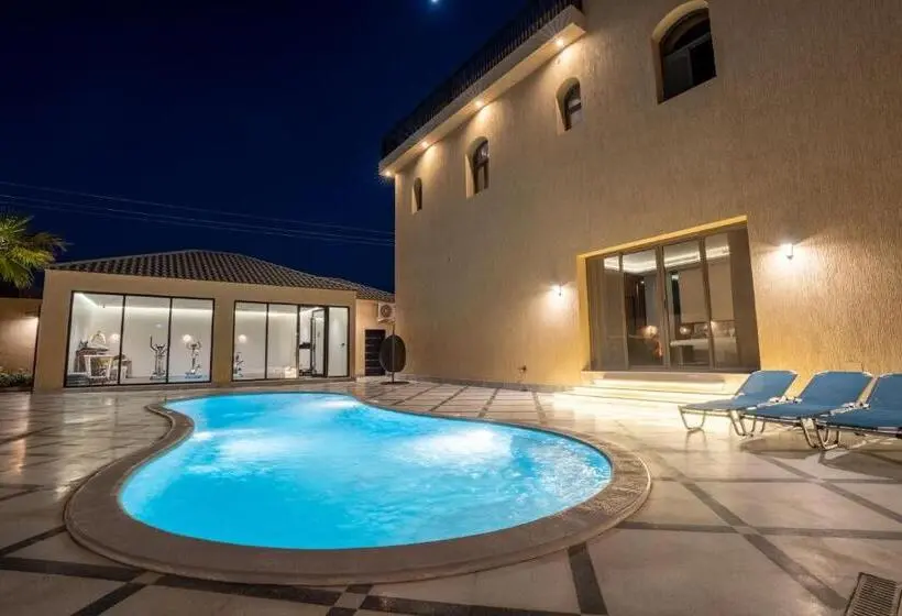 ホテル Jovan Suites