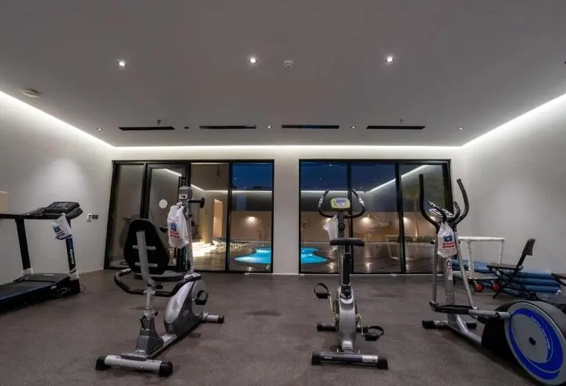 ホテル Jovan Suites