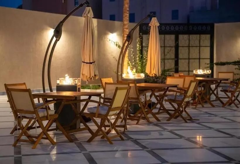 ホテル Jovan Suites