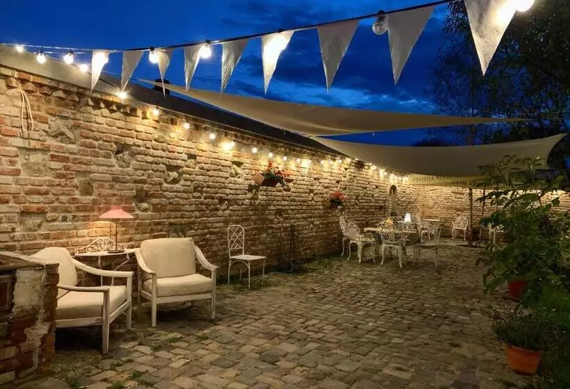 هاستل Hanul Moara Veche Pensiune Restaurant