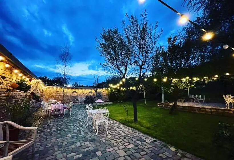 هاستل Hanul Moara Veche Pensiune Restaurant