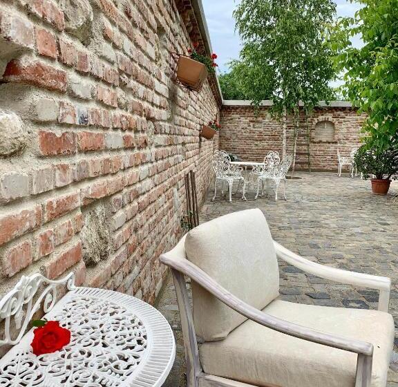 Общежитие Hanul Moara Veche Pensiune Restaurant