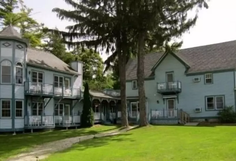 ユースホステル Harbor Light Inn