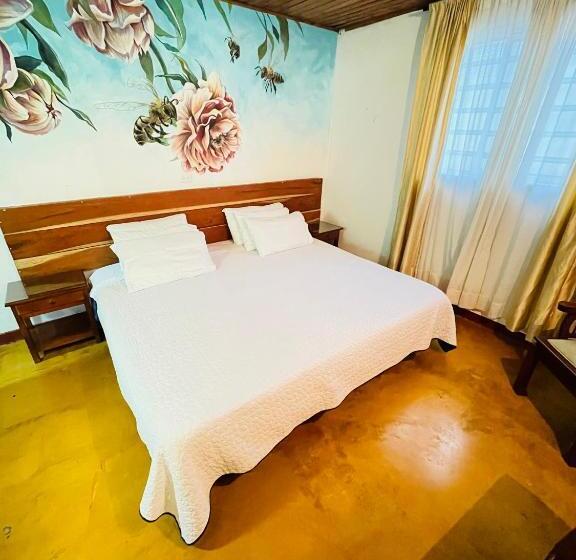 هاستل Hostal Colina De Lluvia