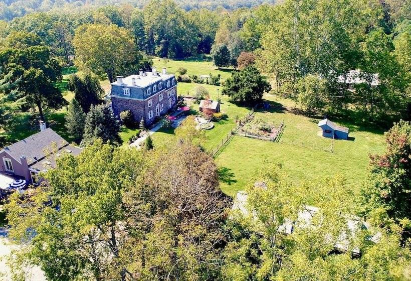 Общежитие Woolverton Inn