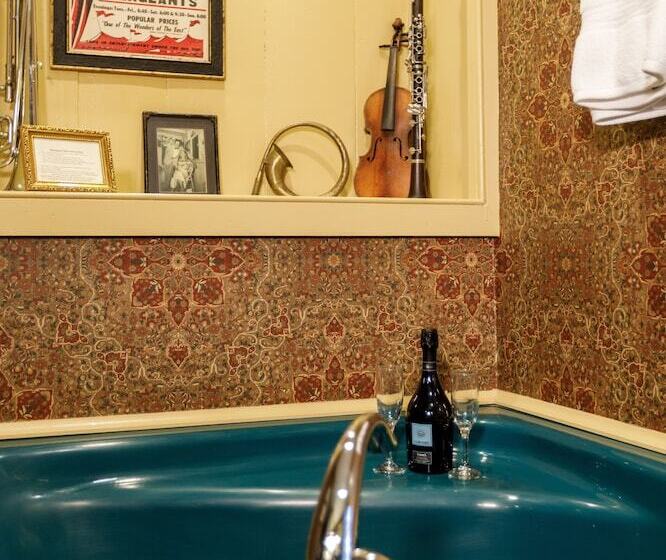 Общежитие Woolverton Inn