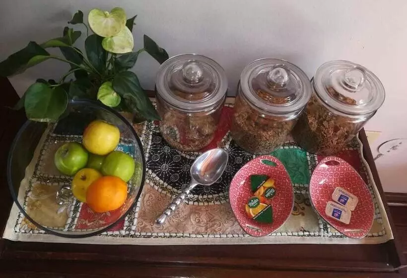 Aamiaismajoitus (B&B) Chez Esme Guest House