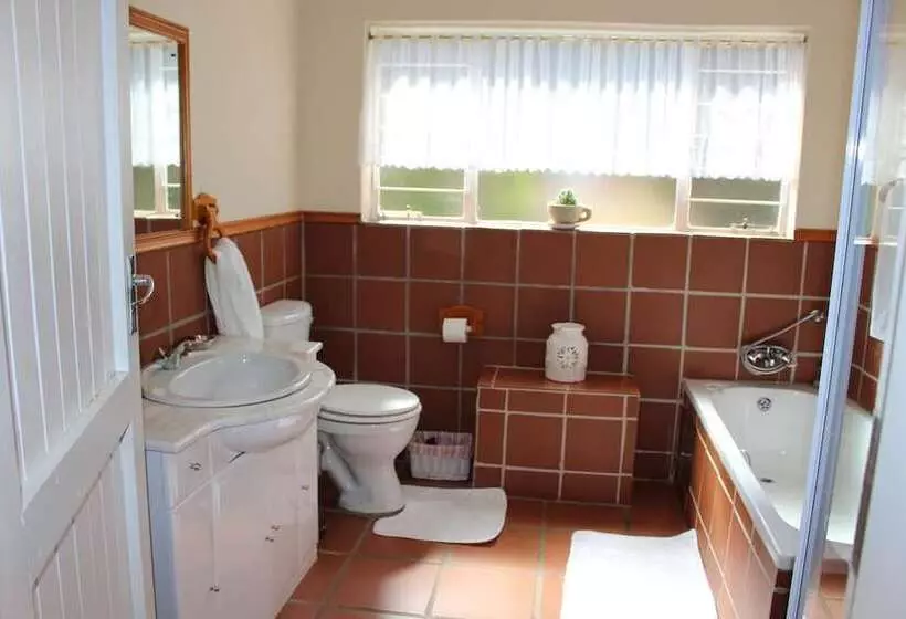 Aamiaismajoitus (B&B) Chez Esme Guest House