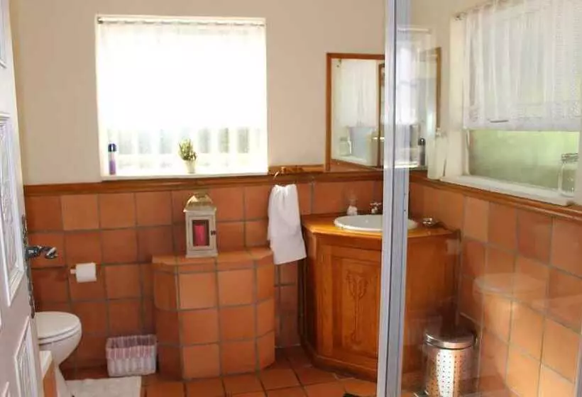 Aamiaismajoitus (B&B) Chez Esme Guest House