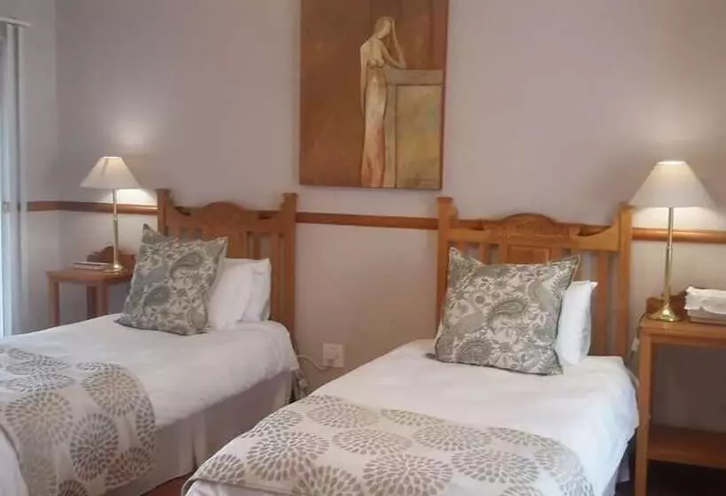 Aamiaismajoitus (B&B) Chez Esme Guest House