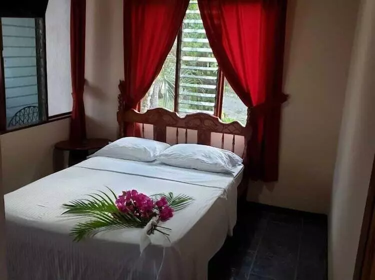 ベッドアンドブレックファースト Cristina S