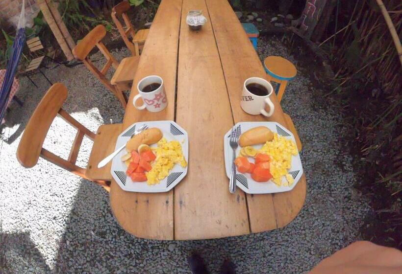 هاستل Hostal Colina De Lluvia