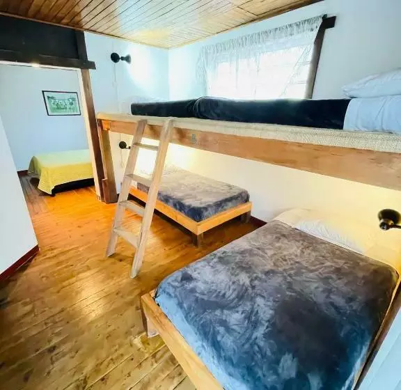 Retkeilymaja Hostal Colina De Lluvia