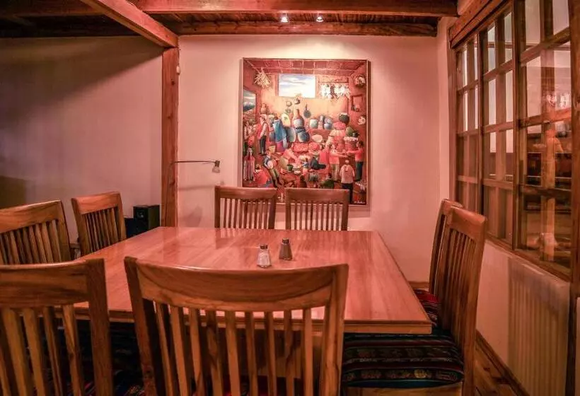 ホテル Inti Sisa Art Guesthouse