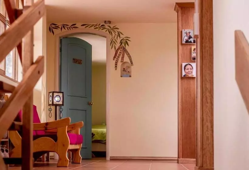 ホテル Inti Sisa Art Guesthouse