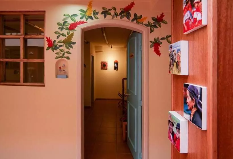 ホテル Inti Sisa Art Guesthouse