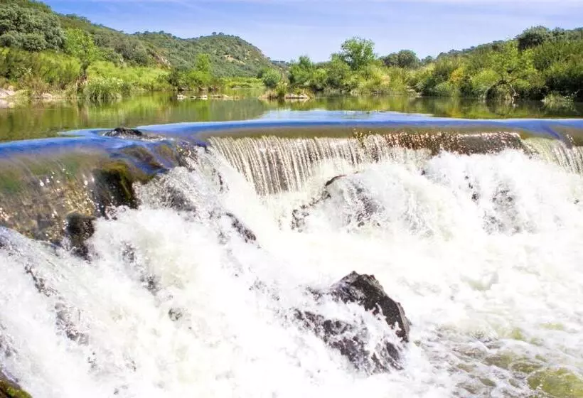 ホテル Parque De Natureza De Noudar