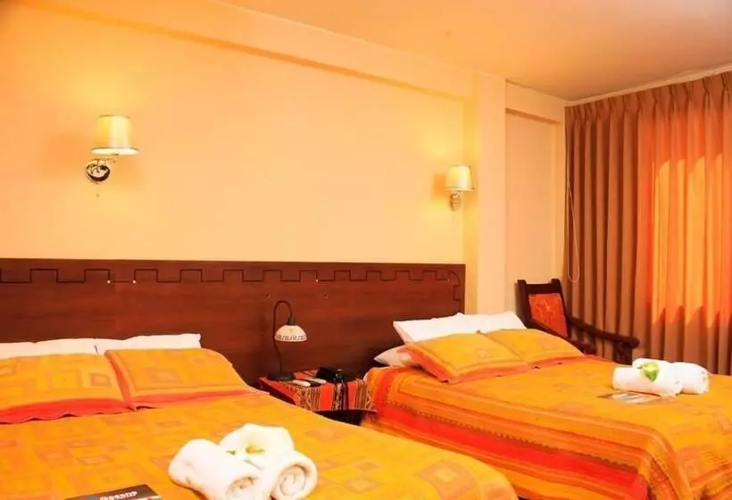 هتل Qasana  Plaza Calca