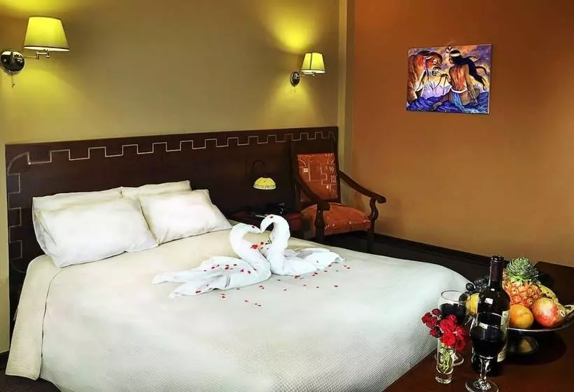 هتل Qasana  Plaza Calca