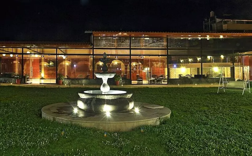 هتل Qasana  Plaza Calca