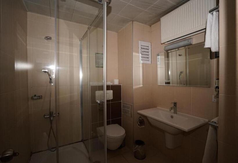 فندق Yalihan Ari