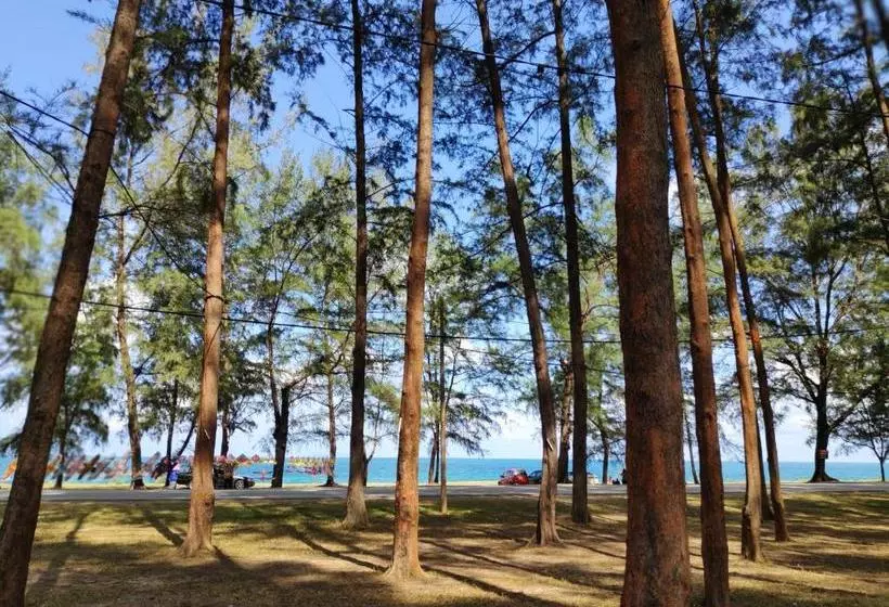 ペンション Anggun Beach Guest House