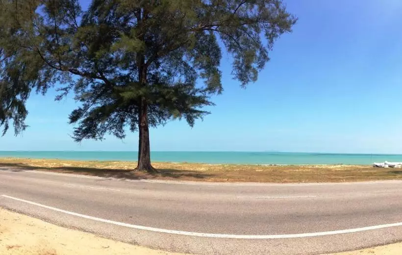 ペンション Anggun Beach Guest House