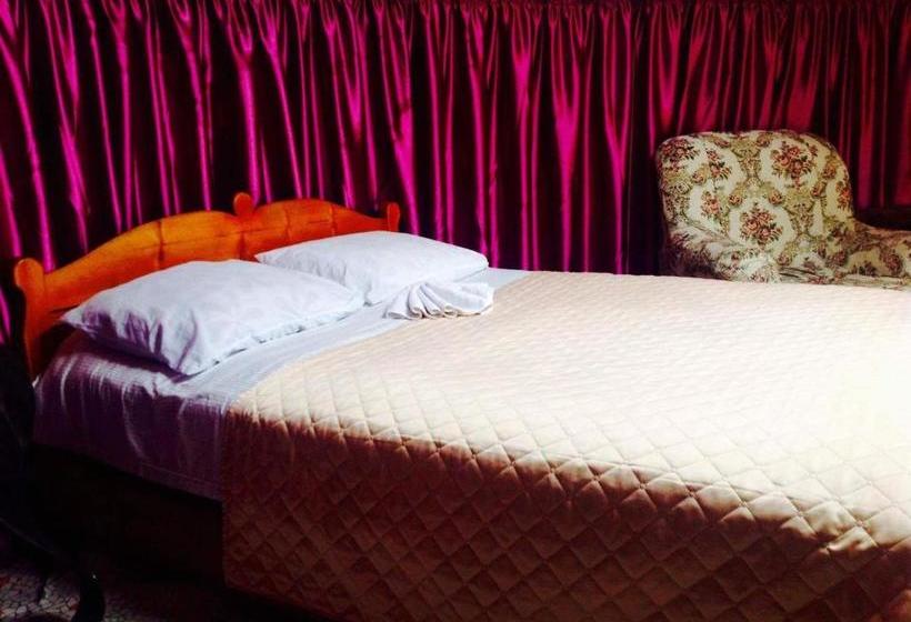 پانسیون Family Tour Guesthouse