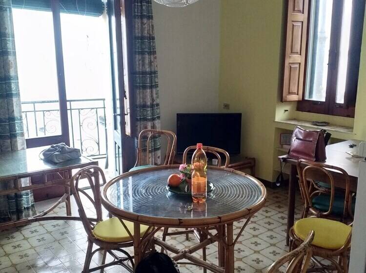 Homstel Beach   Taormina Hostel