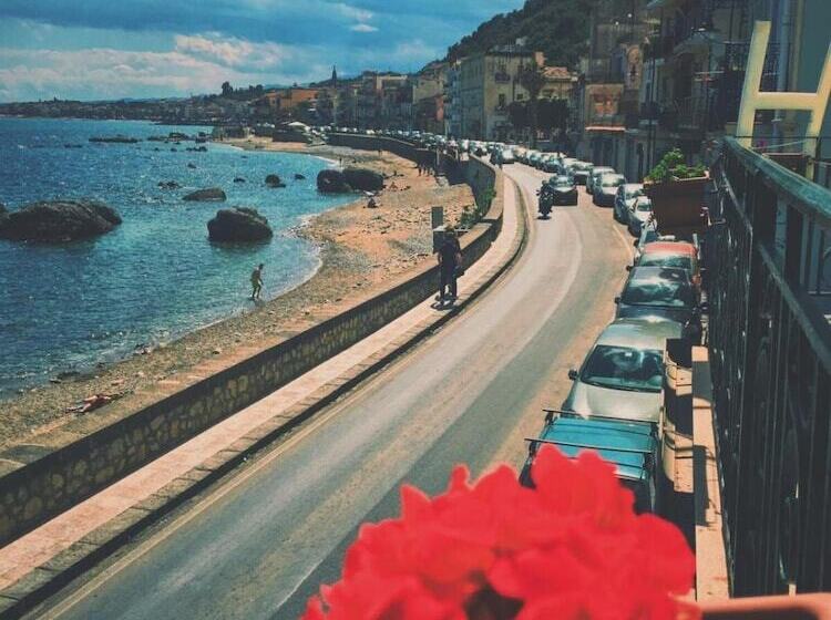 Homstel Beach   Taormina Hostel