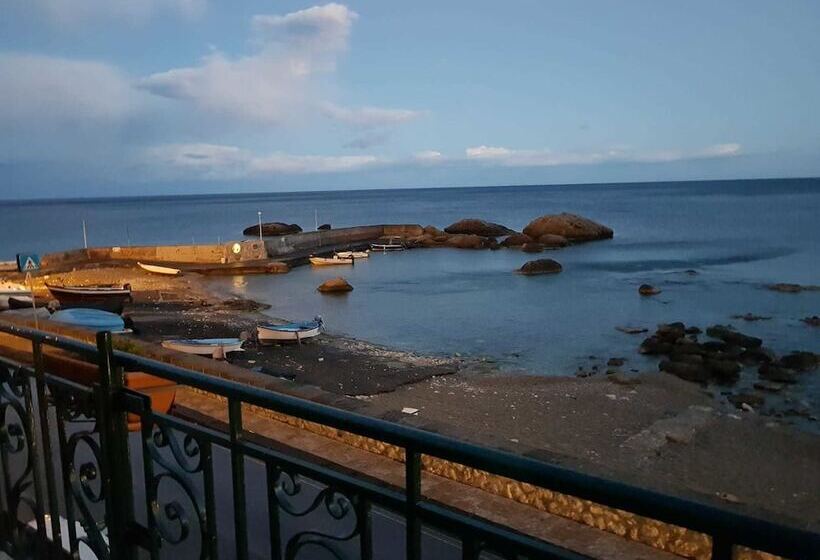 Homstel Beach   Taormina Hostel