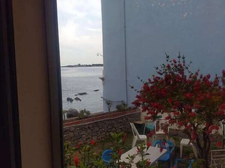 Homstel Beach   Taormina Hostel