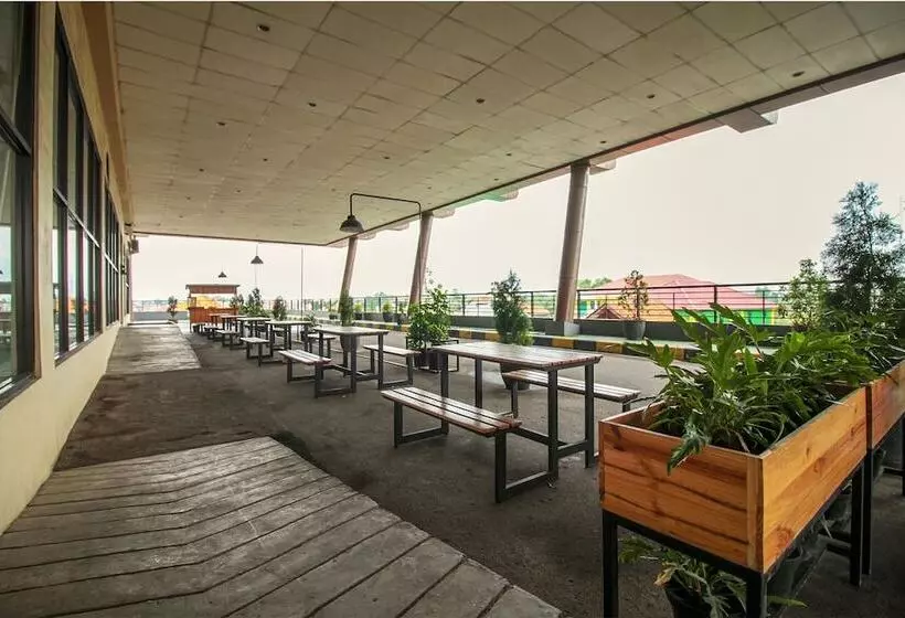 ホテル Oyo 483 Flagship Tamansari Panoramic Bandung