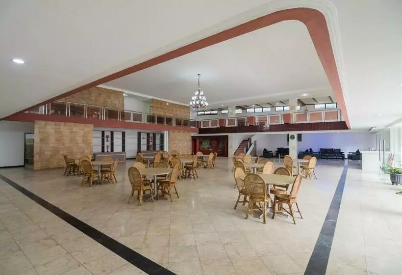 Hotelli Reddoorz Near Citimall Sukabumi