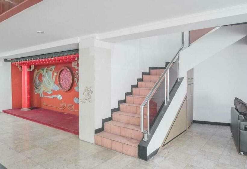 فندق Reddoorz Near Citimall Sukabumi