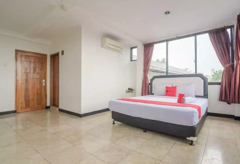 Hotelli Reddoorz Near Citimall Sukabumi