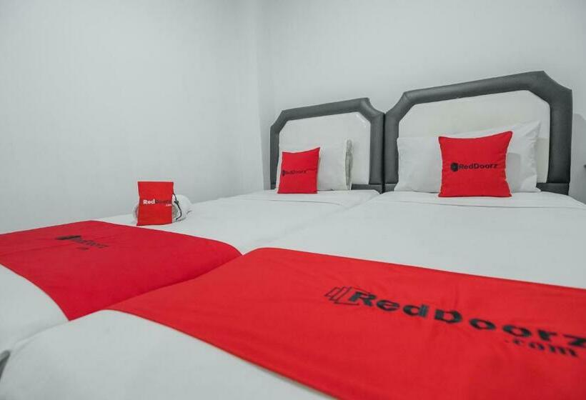 فندق Reddoorz Near Citimall Sukabumi