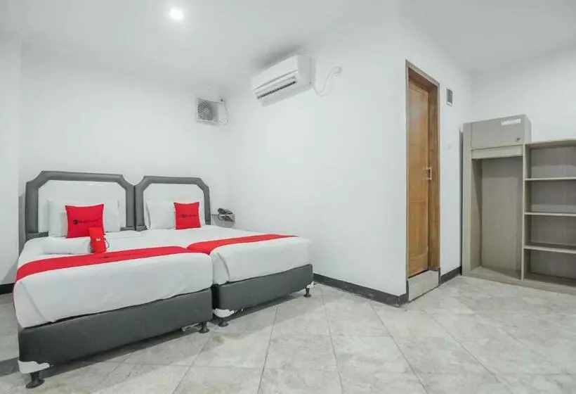 Hotelli Reddoorz Near Citimall Sukabumi