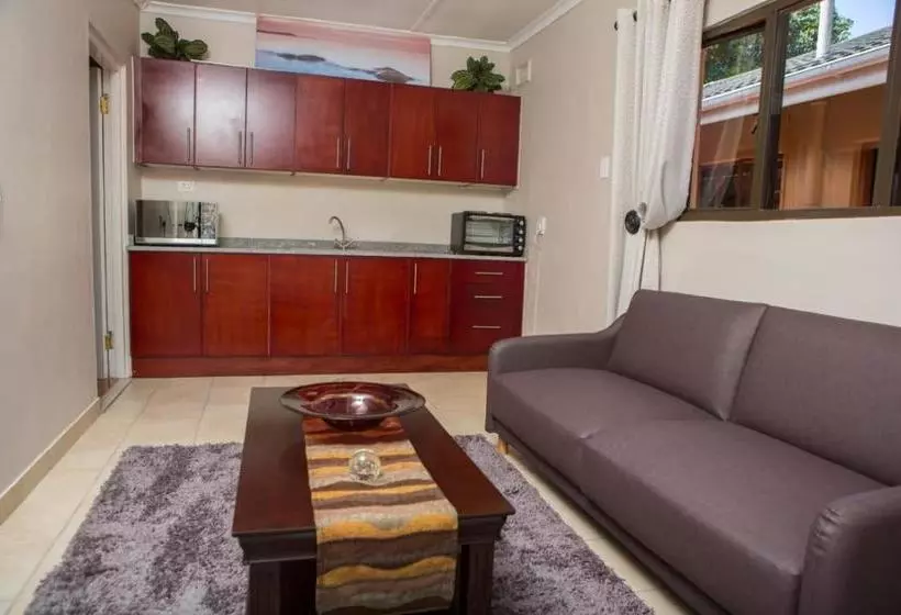 تختخواب و صبحانه Dyna Guest House