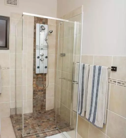 تختخواب و صبحانه Dyna Guest House