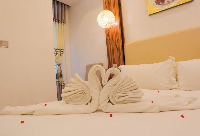 فندق Holiday Park