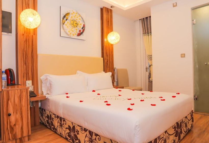 فندق Holiday Park