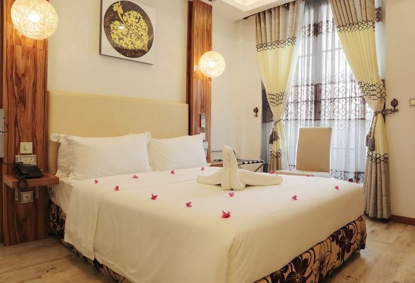 فندق Holiday Park